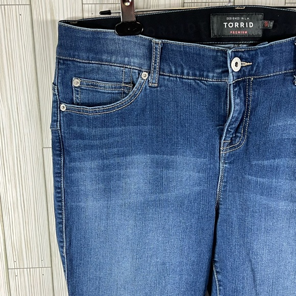 Torrid Premium Bombshell Skinny Jeans - Picture 5 of 7